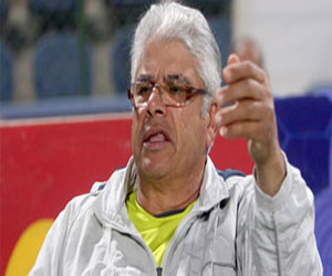   مصر اليوم - أنور سلامة يطلب مد معسكر السويس للمصري