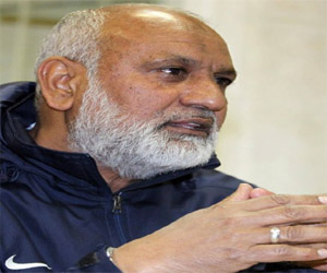   مصر اليوم - مختار مختار سعيد بالصدارة بعد التعادل مع الزمالك