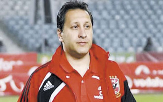   مصر اليوم - خشبة يطالب دومينيك بالتفكير فى محطته الجديدة بدلاً من الهجوم على الأهلي