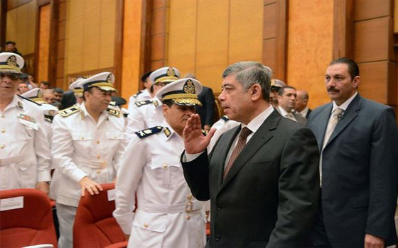   مصر اليوم - وزيّر الداخليّة المصري يعتمدُ حركّة تنقلات مفاجئة للسيّطرة على أعمال العنف