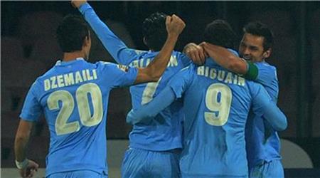   مصر اليوم - نابولي يبدأ أمام أتلانتا بدون هيجواين