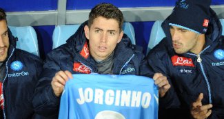   مصر اليوم - بينيتيز يفاجىء الجميع ويستبعد جورجينيو من قائمته في لدوري الأوروبي