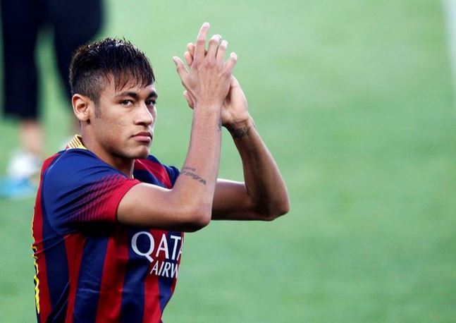   مصر اليوم - نيمار يدافع عن والده بشأن صفقة انتقاله لبرشلونة المثيرة للجدل