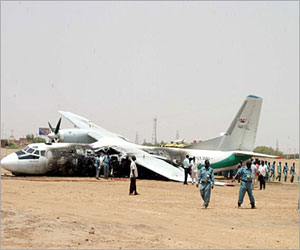 مصر اليوم - مقتل ثلاثة في تحطم طائرة خفيفة في مطار جنوب أفريقي