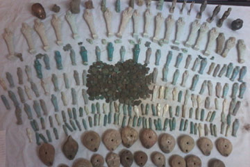   مصر اليوم - ضبط 770 قطعة أثرية في المنيا