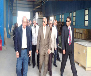   مصر اليوم - محافظ السويس يتفقد مشروعات المنطقة الحرة في الأدبية