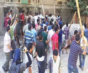   مصر اليوم - جريح في مُشاجرة بين عائلتين في ساقلته سوهاج