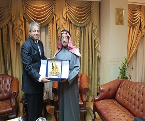   مصر اليوم - وزير الشباب يبحث عقد قمة شباب العرب الاقتصاديّة في مصر