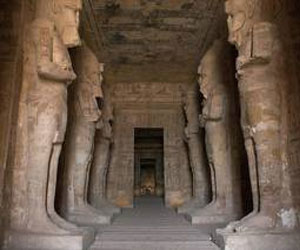   مصر اليوم - وزارة الآثار تنجح في استعادة 139 قطعة أثرية معروضة للبيع