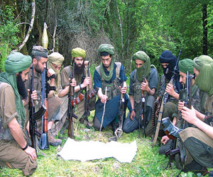   مصر اليوم - القاعدة تنفي علاقتها بتنظيم الدولة الإسلامية في العراق والشام