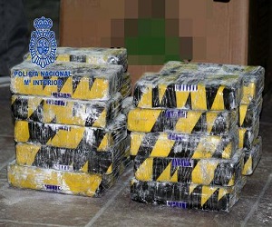   مصر اليوم - الشرطة الإسبانية ضبطت 900 كيلوغرام من الكوكايين