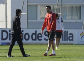   مصر اليوم - ايبورا يثق في قدرة اشبيلية على هزيمة البارسا