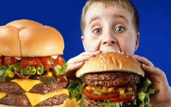   مصر اليوم - الوجبات السريعة ترفع مؤشر كتلة الجسم لدى الأغنياء حتى البدانة