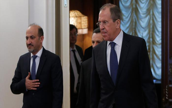   مصر اليوم - أحمد الجربا يناقش مع مسؤولين مصريّين نتائج لقاء وزير الخارجيّة الروسي