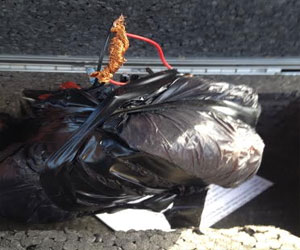   مصر اليوم - إبطال قنبلة وضعها مجهولون على كوبري الشعراء في دمياط