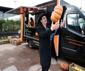   مصر اليوم - شاحنات طعام في شوارع باريس لتحسين نوعية المأكولات