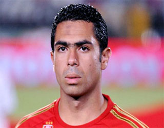   مصر اليوم - على جثتي اللعب في بورسعيد مرة ثانية