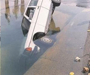   مصر اليوم - مقتل شخصين وإصابة 2 آخرين في انقلاب سيَّارة في سوهاج