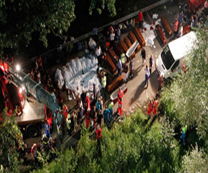   مصر اليوم - مقتل 14 شخصًا جراء سقوط حافلة فى نهر بنيبال