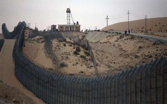   مصر اليوم - مصر تقطع شريان الحياة عن غزّة وتواصل إقامة المنطقة العازلة