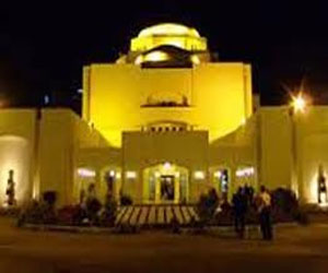   مصر اليوم - يسرا تفتتح موسم الفنون المستقلة الثاني في مسرح الهناجر