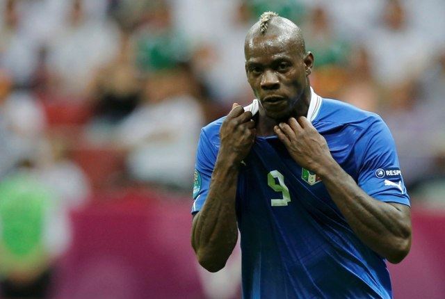   مصر اليوم - بالوتيلي يعترف بابنته من صديقته السابقة رافاييلا فيكو