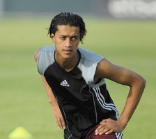   مصر اليوم - الشحي يجدد عقده مع الوحدة الإماراتي حتى 2018