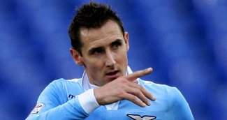   مصر اليوم - كلوزه قد يبقى في لاتسيو بالسنوات المقبلة