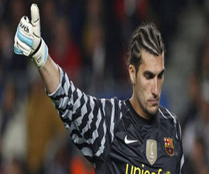   مصر اليوم - برشلونة يدرس تمديد عقد بينتو بعد تألقه في الكأس