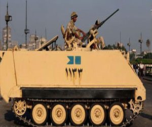   مصر اليوم - الامن يدفع ب6 مدرعات الى مزلقان عين شمس لتأمينه