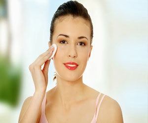   مصر اليوم - الزيوت النباتية لإزالة ماكياج العيون