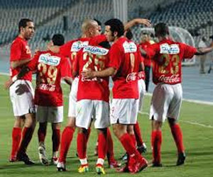   مصر اليوم - الأهلي المصري ينتقد التحكيم رغم العودة للإنتصارات