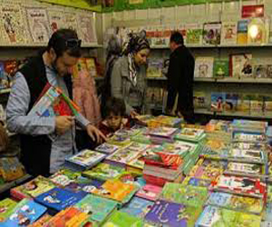   مصر اليوم - السفير الليبى يزور معرض الكتاب في ختامه