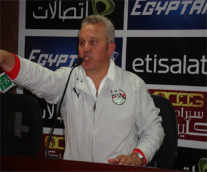   مصر اليوم - غريب يستبعد جمعة ومعوض وشديد من مواجهة البوسنة الودية