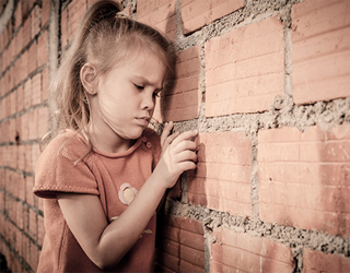   مصر اليوم - وجود أملاح في الأعصاب عند الولادة يُسبِّب التوحُّد