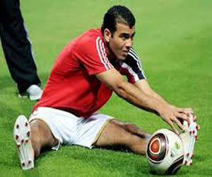   مصر اليوم - عماد متعب يعود للتدريبات الجماعية للأهلي