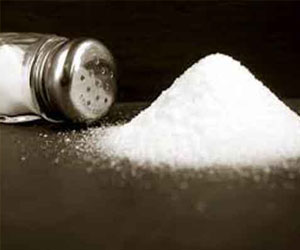   مصر اليوم - الملح يعمل على زيادة الدهون فى الجسم لدى المراهقين