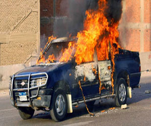   مصر اليوم - مجهولون يحرقون سيَّارة رئيس الأمن المركزي في الدقهليَّة