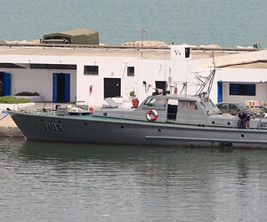 مصر اليوم - خفر السواحل التونسي بحبط تهريب مخدرات