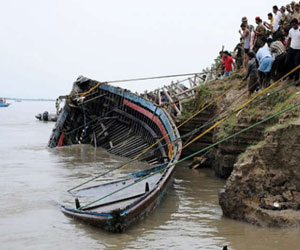   مصر اليوم - مقتل 13 شخصًا وفقدان 20 في انقلاب قارب في الهند