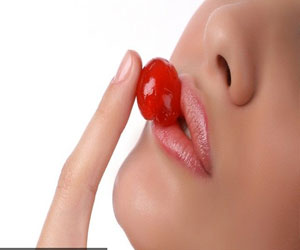 مصر اليوم - احصلى على شفاه وردية بطرق طبيعية