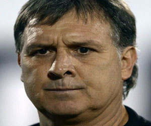   مصر اليوم - مارتينو: يجب تحليل الأخطاء أمام إشبيلية و الحذر من ميسي