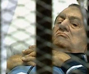   مصر اليوم - رفع جلسة محاكمة مبارك لعلاجه إثر وعكة صحيّة