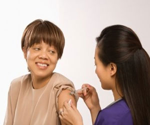 مصر اليوم - لقاحات ضرورية للأمهات