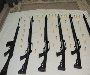   مصر اليوم - إحباط تهريب 90 بندقيَّة و12 ألف طلقة خرطوش من ليبيا عبر سيوة