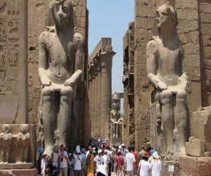   مصر اليوم - 35 سائحًا يابانيًّا يزورون المناطق الأثريّة في الأقصر