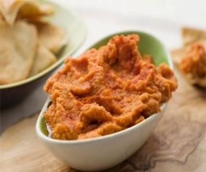 مصر اليوم - صوص الشيبس: الحمص بالطماطم المجففة