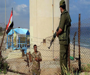   مصر اليوم - حرس الحدود يضبط 90 بندقيَّة ويدمِّر 5 أنفاق في سيناء