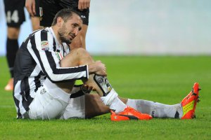   مصر اليوم - قلق في يوفينتوس من فقدان كيليني لفترة طويلة