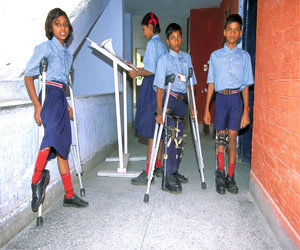   مصر اليوم - الهند تتغلب على شلل الأطفال وأفغانستان تطلق حملة تلقيح ضده